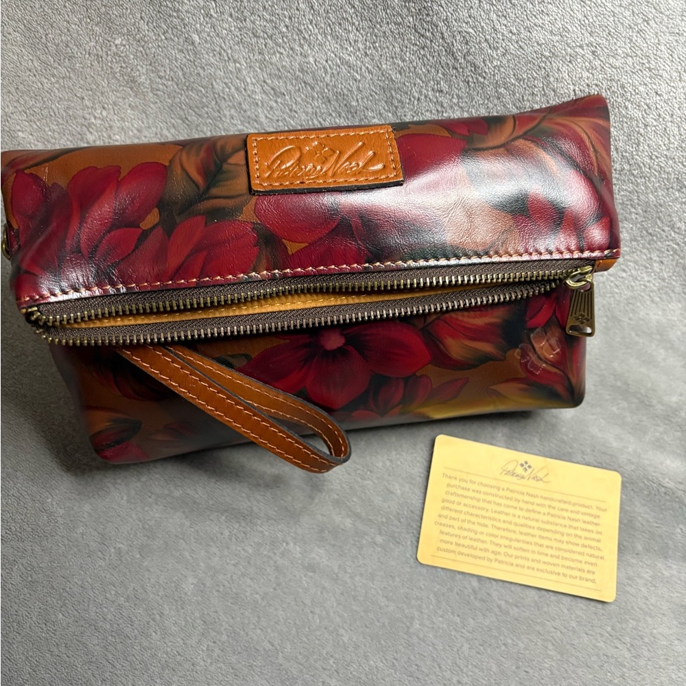 Patricia Nash English Mums Red Floral Women's clutch fold over Bag NWOT